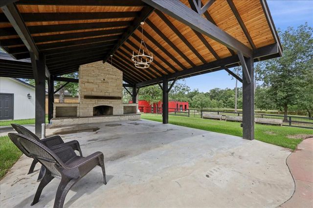 102 Timbercreek Lane, Lumberton, TX 77657