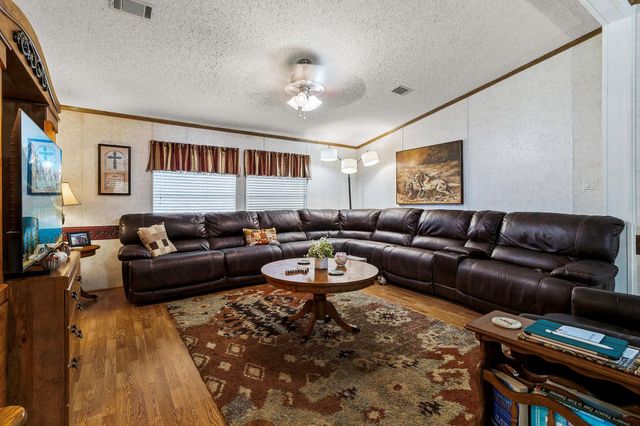 320 Carolyn Drive, Livingston, TX 77351