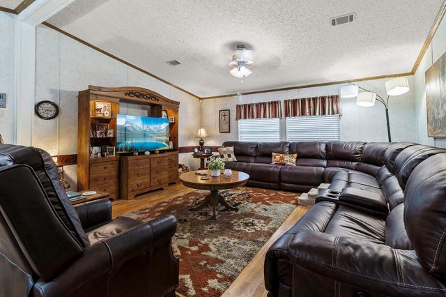 320 Carolyn Drive, Livingston, TX 77351