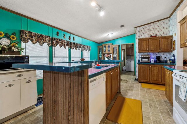 320 Carolyn Drive, Livingston, TX 77351