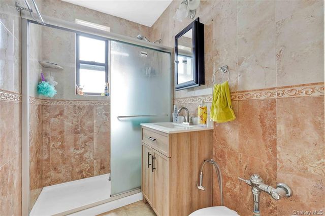 141-05 Pershing Crescent 516, Briarwood, NY 11435