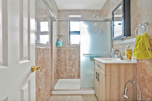 141-05 Pershing Crescent 516, Briarwood, NY 11435