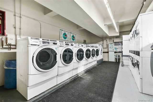 141-05 Pershing Crescent 516, Briarwood, NY 11435