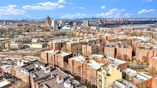 141-05 Pershing Crescent 516, Briarwood, NY 11435