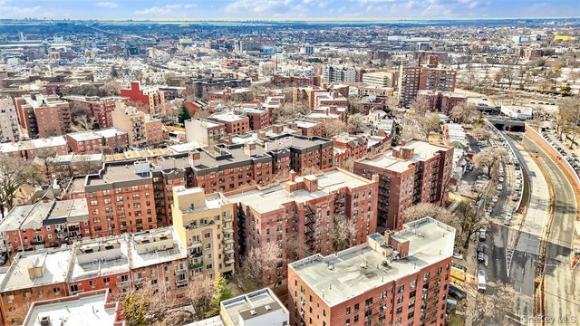 141-05 Pershing Crescent 516, Briarwood, NY 11435