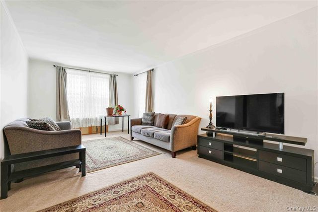 141-05 Pershing Crescent 516, Briarwood, NY 11435