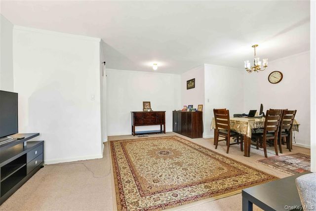 141-05 Pershing Crescent 516, Briarwood, NY 11435