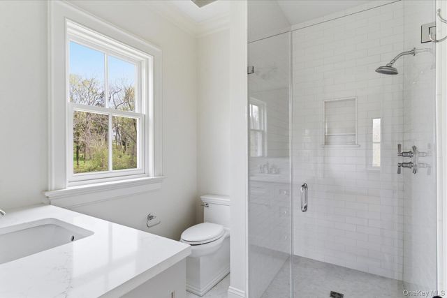 3 Crane Road, Lloyd Harbor, NY 11743