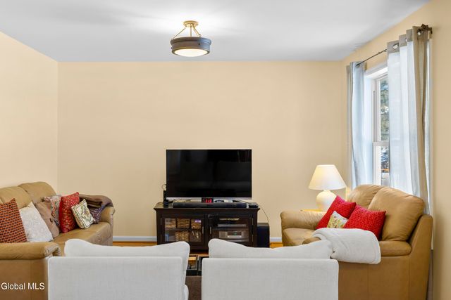 1640 Angelina Terrace, Guilderland, NY 12303