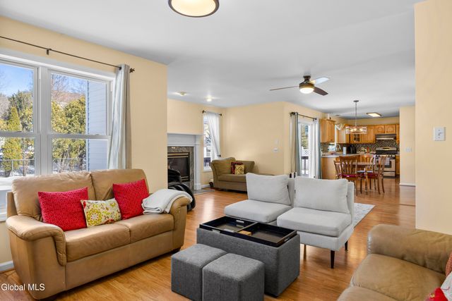 1640 Angelina Terrace, Guilderland, NY 12303