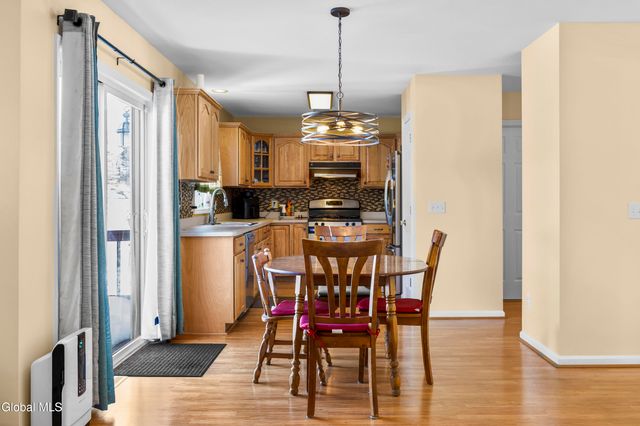 1640 Angelina Terrace, Guilderland, NY 12303