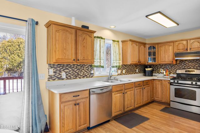 1640 Angelina Terrace, Guilderland, NY 12303