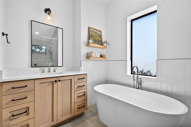 1815 Princess CT, Naples, FL 34110