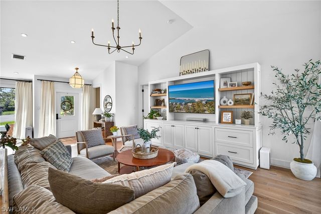 1815 Princess CT, Naples, FL 34110