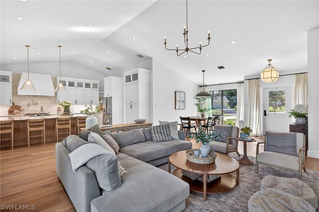 1815 Princess CT, Naples, FL 34110