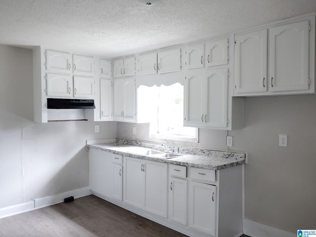 5223 LOOP ROAD, Birmingham, AL 35224