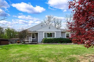 112 Linwood Dr, Summit Twp, PA 16001