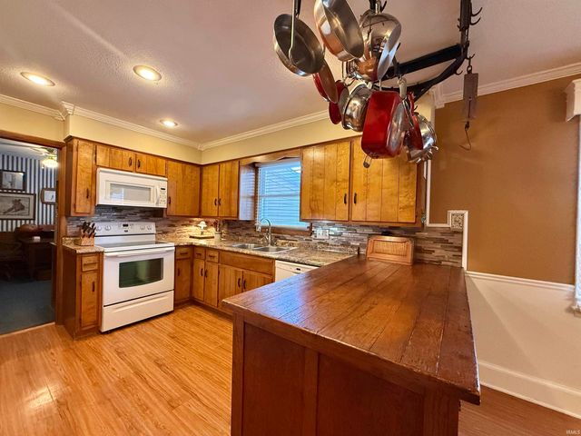 7588 Broadview Drive, Newburgh, IN 47630