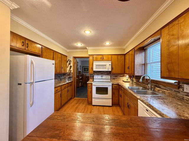 7588 Broadview Drive, Newburgh, IN 47630