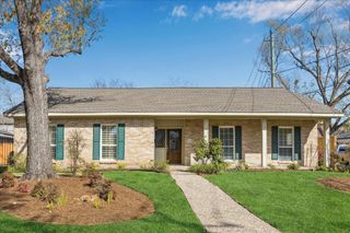 607 Blue Willow Drive, Houston, TX 77042