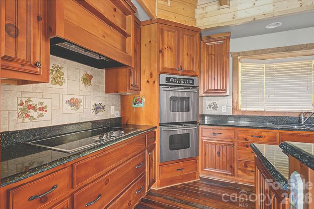 925 Appalachian Way, Bryson City, NC 28713