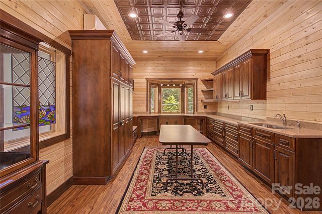 925 Appalachian Way, Bryson City, NC 28713