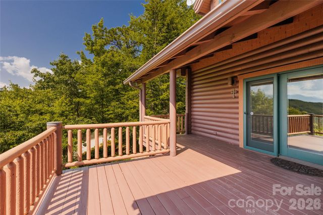 925 Appalachian Way, Bryson City, NC 28713