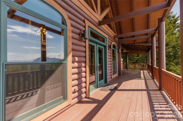 925 Appalachian Way, Bryson City, NC 28713