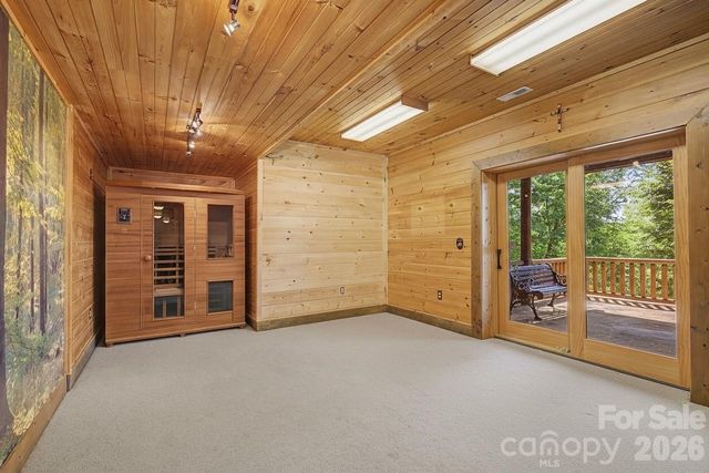 925 Appalachian Way, Bryson City, NC 28713