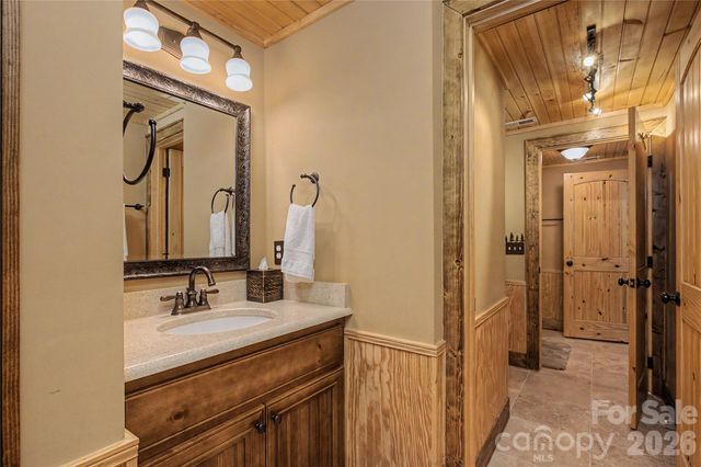 925 Appalachian Way, Bryson City, NC 28713