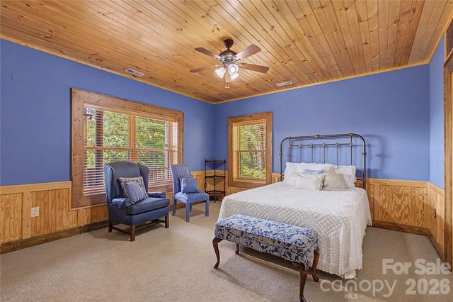 925 Appalachian Way, Bryson City, NC 28713