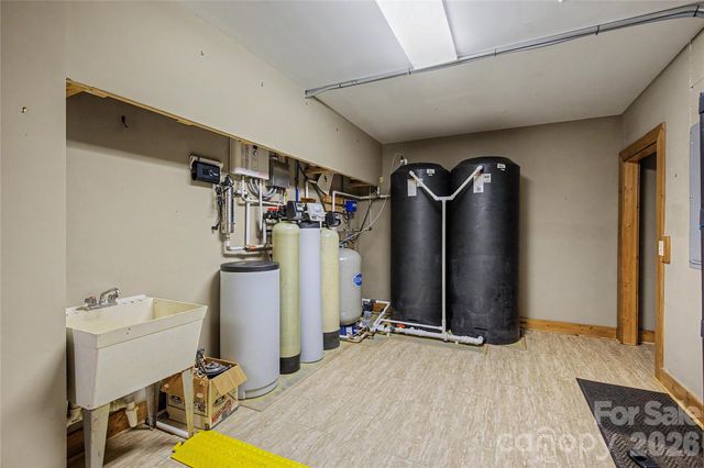 925 Appalachian Way, Bryson City, NC 28713