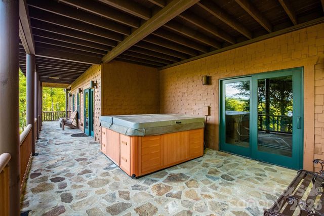 925 Appalachian Way, Bryson City, NC 28713