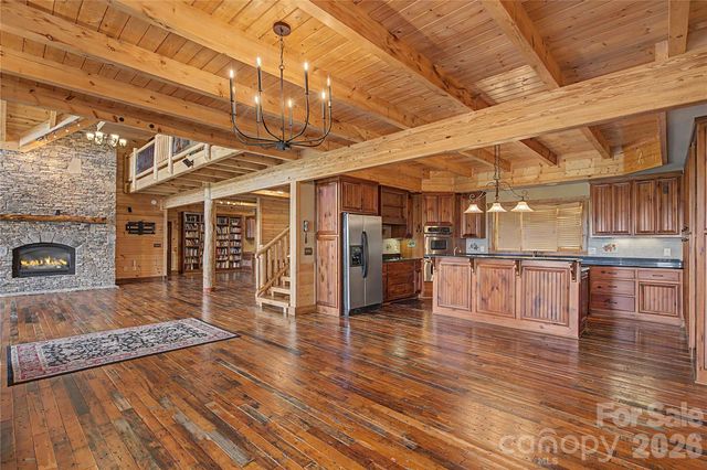 925 Appalachian Way, Bryson City, NC 28713