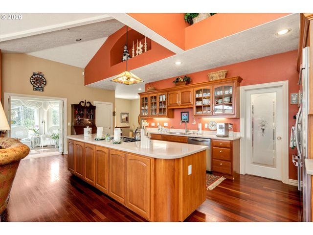 9380 Se KINGSWOOD Way, Damascus, OR 97089