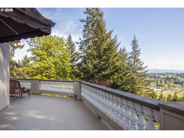 9380 Se KINGSWOOD Way, Damascus, OR 97089