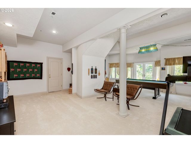 9380 Se KINGSWOOD Way, Damascus, OR 97089