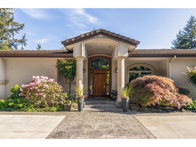 9380 Se KINGSWOOD Way, Damascus, OR 97089