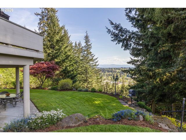 9380 Se KINGSWOOD Way, Damascus, OR 97089