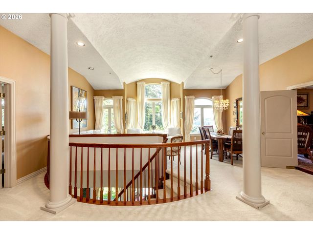 9380 Se KINGSWOOD Way, Damascus, OR 97089