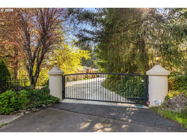 9380 Se KINGSWOOD Way, Damascus, OR 97089