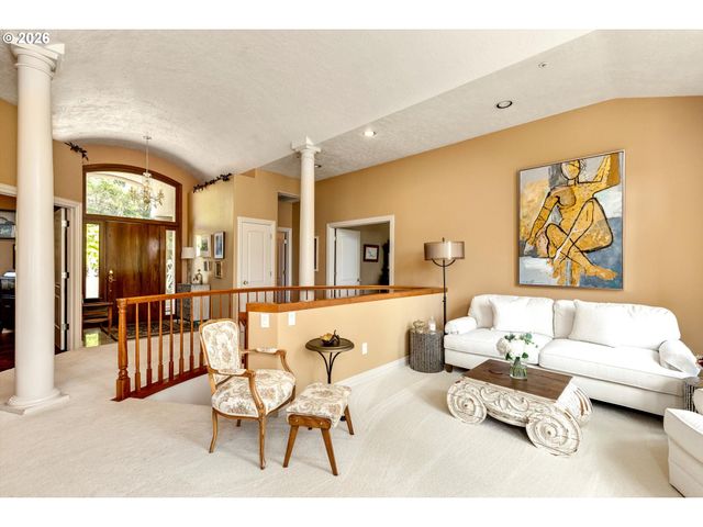 9380 Se KINGSWOOD Way, Damascus, OR 97089