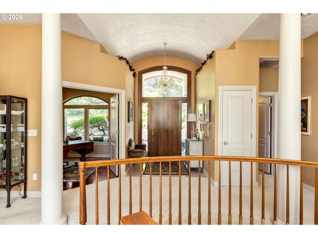 9380 Se KINGSWOOD Way, Damascus, OR 97089