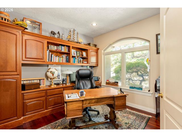 9380 Se KINGSWOOD Way, Damascus, OR 97089