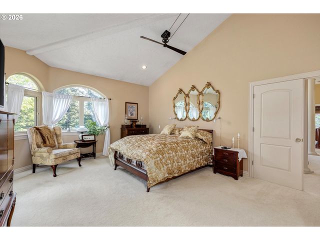 9380 Se KINGSWOOD Way, Damascus, OR 97089