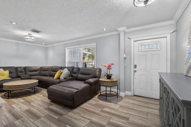 16318 E Glasgow Drive, The Acreage, FL 33470