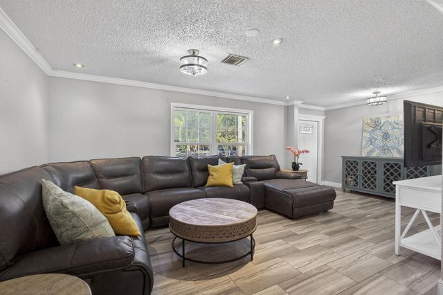 16318 E Glasgow Drive, The Acreage, FL 33470