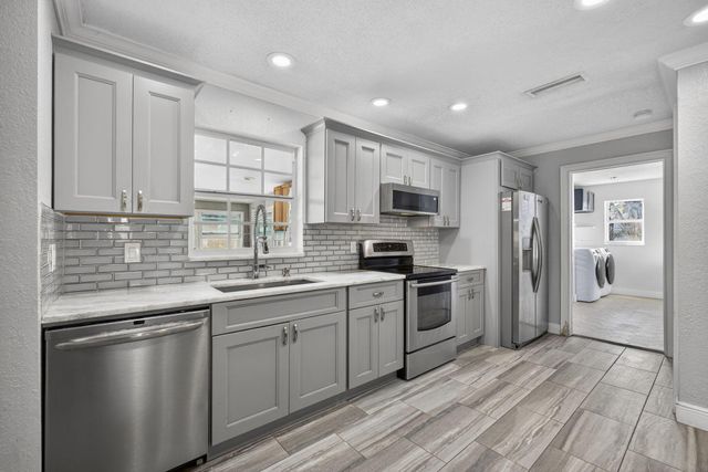 16318 E Glasgow Drive, The Acreage, FL 33470