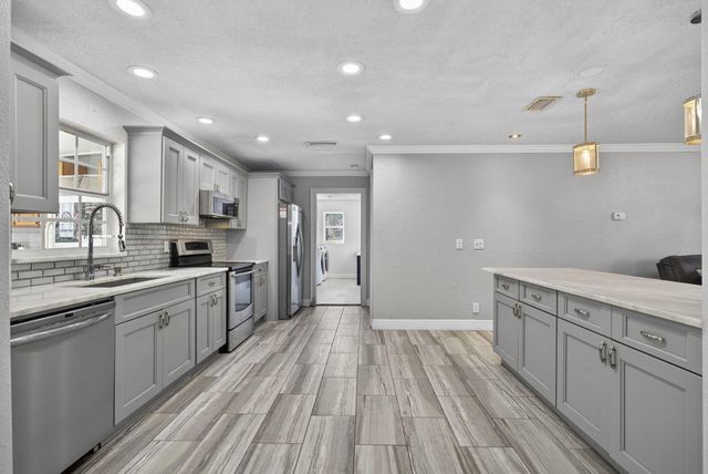 16318 E Glasgow Drive, The Acreage, FL 33470