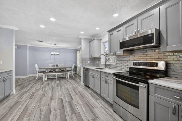 16318 E Glasgow Drive, The Acreage, FL 33470